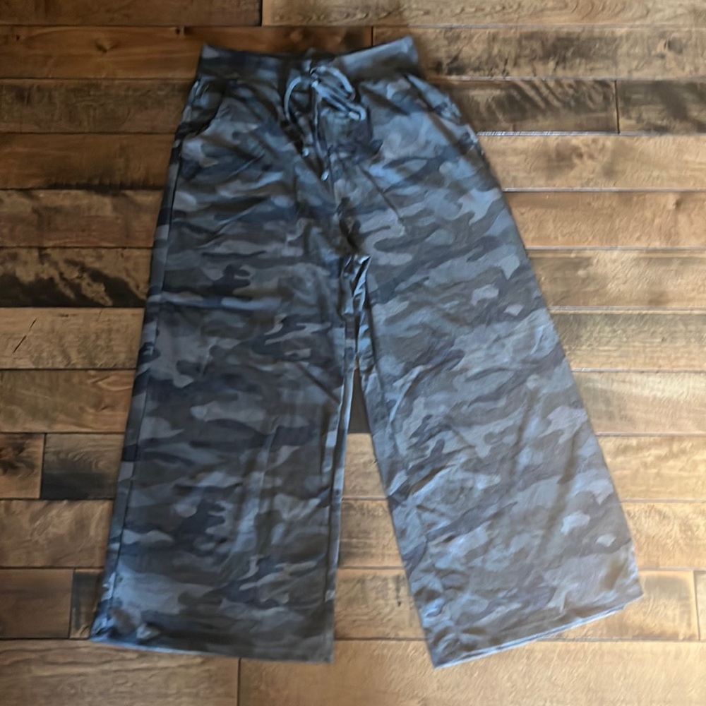 Wide Leg Camouflage Lounge Pants - Gray